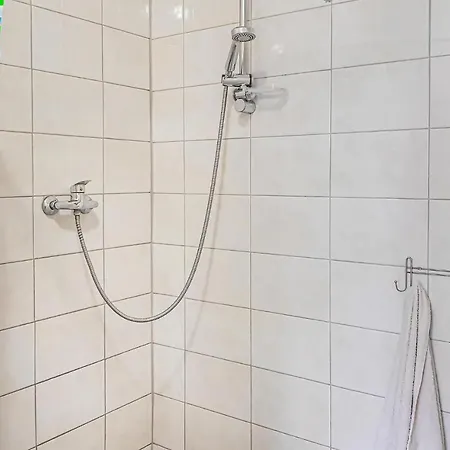 Awesome In 아파트